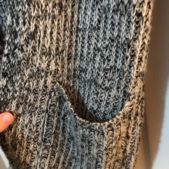 Black and white cardigan ( bundle & save ) - Picture 4 of 6